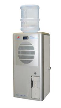 风冷式分流结构电热蒸馏水器  ​不锈钢电热蒸馏水器7升 